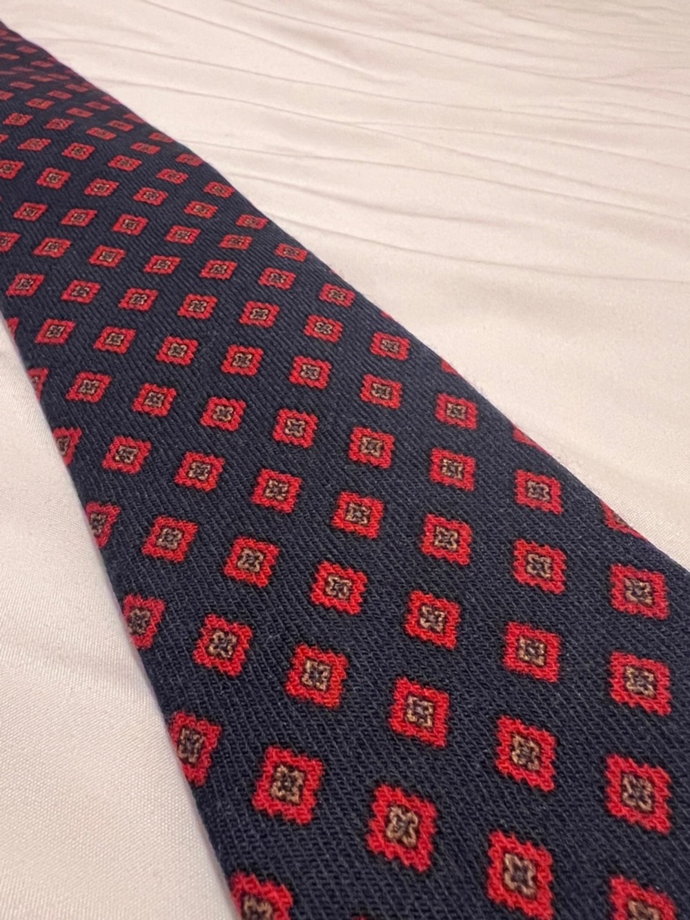 Vintage Canali tie 56” long dark green/blue and red medallions 100% wool - Picture 8 of 8